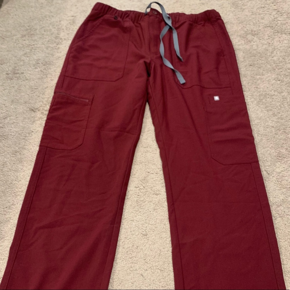 Mens Figs Medium Burgandy Cargo Pant